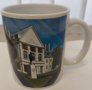 Kubek ceramiczny z grafiką (biały)